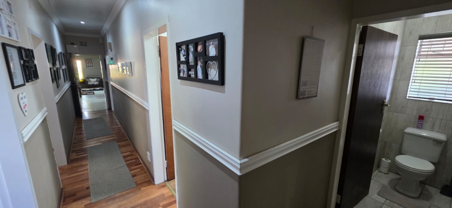 3 Bedroom Property for Sale in Flamwood North West